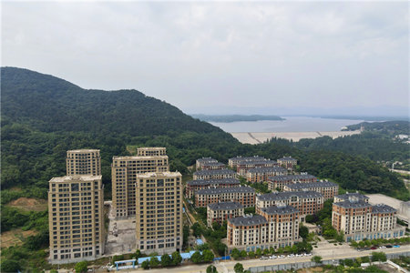 出售新城学区房文景嘉园多层带电梯赠送出库储藏室平台